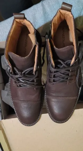 Bota masculina em couro nova sem uso número 38 (forma e grande pode calcar 40)