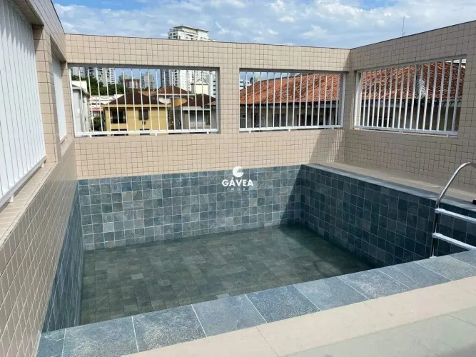 Sobrado à venda no Boqueirão em Santos.