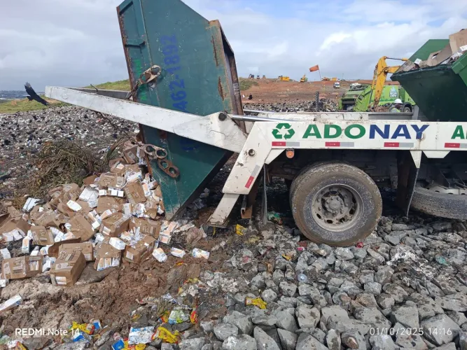 Caçambas Estacionárias .