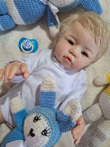 Lindo Boneco Bebê Reborn com Acessórios