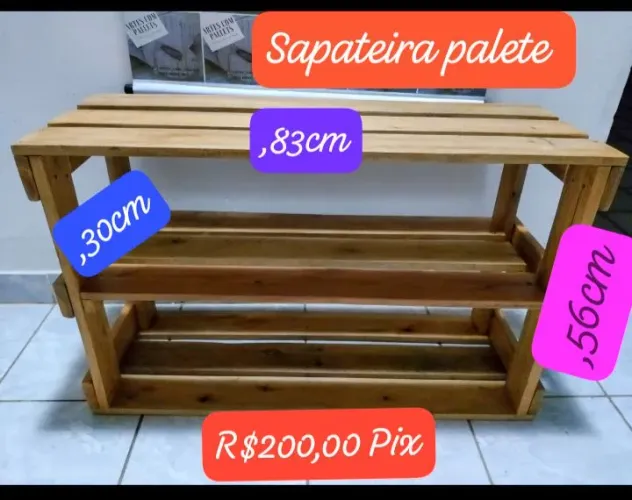 Sapateira pallets rústica envernizada 