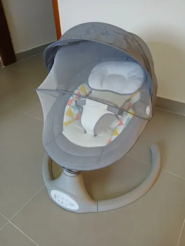 Balanço para bebê com mosquiteiro