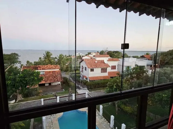 Praia das Espumas - Casa com 180m² de vista da Lagoa Condomínio Nobre - Araruama/RJ