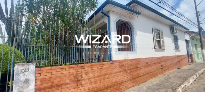 Casa à venda, 6 quartos no centro da cidade de Piquete - SP