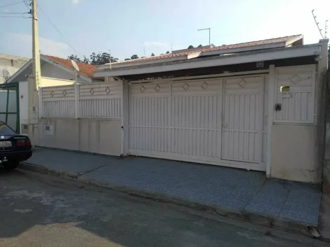 Casa em Rua Coronel Pedro Marcondes - Centro - Tremembé/SP