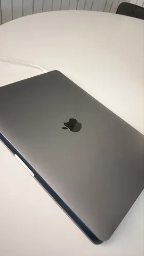 Macbook Pro 13" (2017)