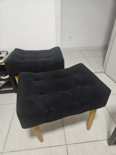 2 Pufes pé palito retrô - Pretos