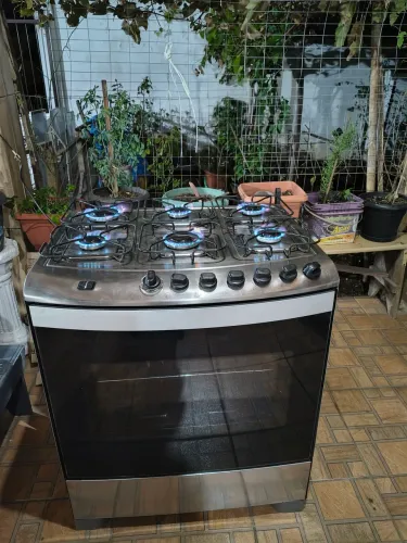 Fogão Brastemp bivolt 6 bocas, ótimo estado