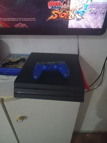 Vendo ou troco ps4 pro 1 tera funcionando perfeitamente vários jogos