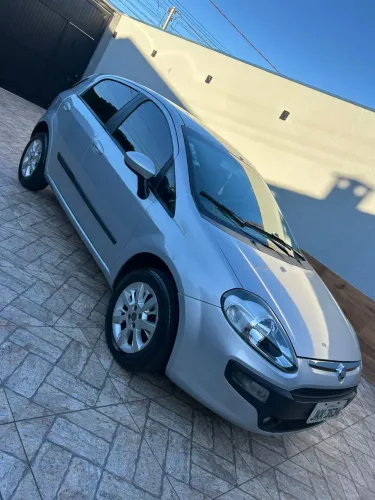 Fiat Punto Attractive 1.4 Fire Flex 8V 5P 2013