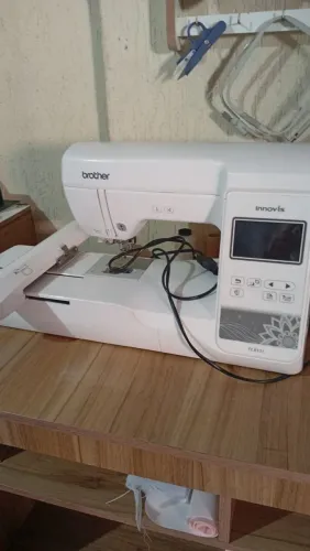 Máquina de bordar 