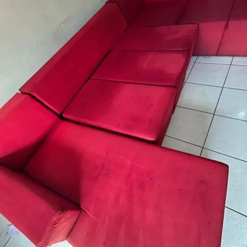 Sofá, colchão ,tapetes limpos