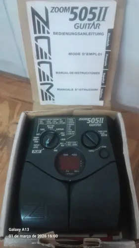 MULTI-EFEITOS ZOOM 505 II " Troco ".