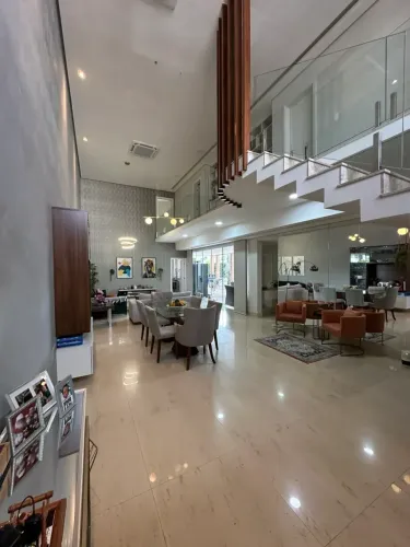 RENAISSANCE 5 SUITES