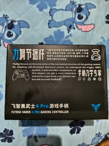Controle Flydigi Vader 4 Pro Zero.