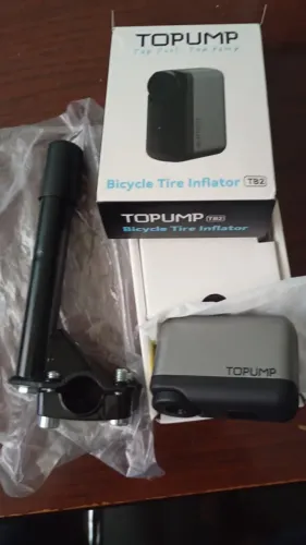 Mini bomba elétrica de bicicleta Topump + suporte de guidão