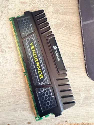 Memória ddr3 8 gh