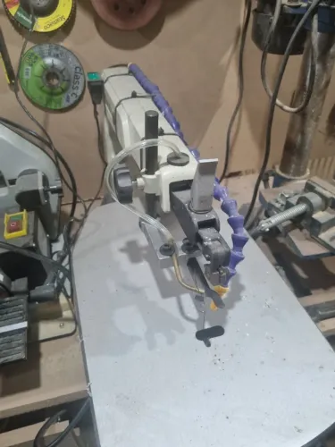 Serra tico-tico de bancada Makita 127 V