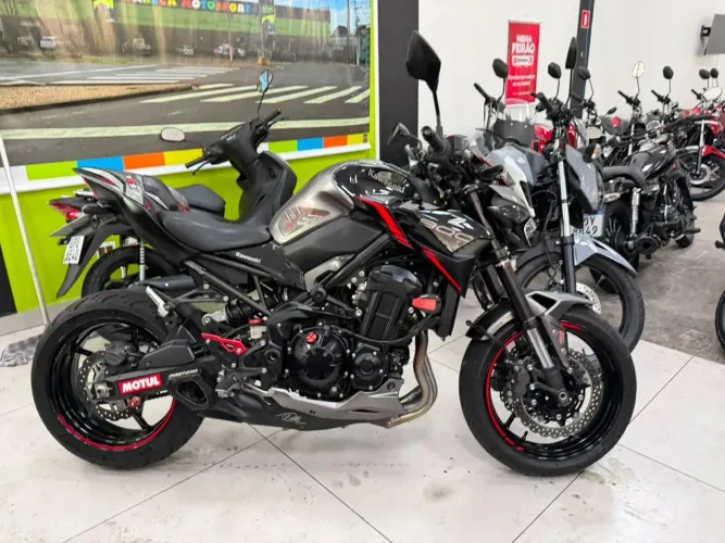 KAWASAKI Z900