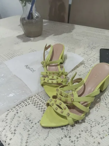 Sandália arezzo verde tamanho 36