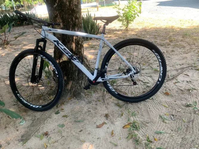 Bicicleta Aro 29 Ksw 21 Marchas Freios a Disco e Suspensão
