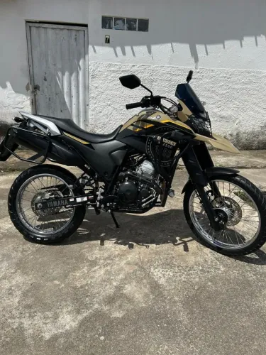 Lander 250 aceita trocas