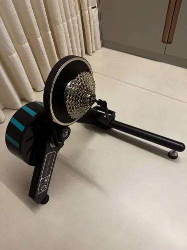 Rolo de treinamento Cyclotronics (Zwift)