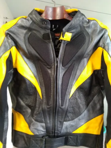 Jaqueta Masculina Em Couro Com Proteções Para Motociclista
