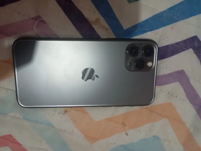 iPhone 11 Pro semi novo