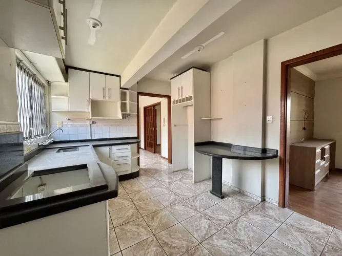 Amplo Apartamento com 132m privativos no Centro, apenas 2 por andar!
