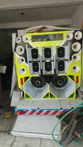 Carrocinha e caixa em perfeita estado
