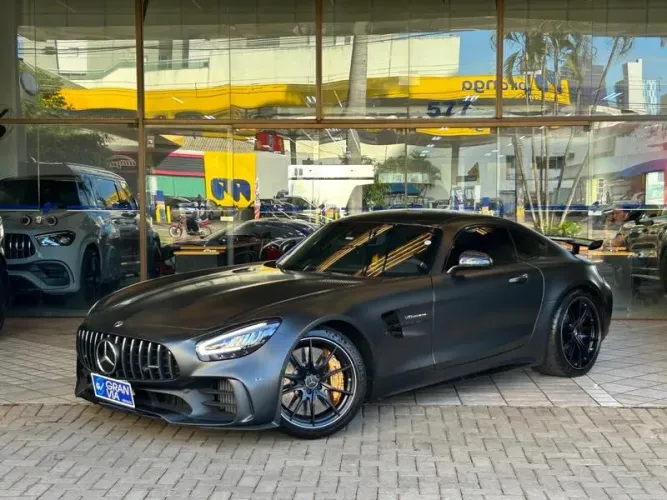 Mercedes-Benz GT R AMG 4.0 V8 Bi-turbo 585cv 2021