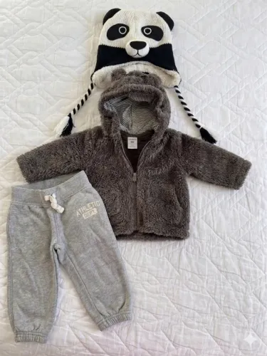 Kit 3 peças Carter?s 9 meses e touca