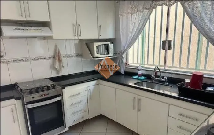 Sobrado na Penha de França, 03 suítes, 04 vagas, 200m², R$ 1.180.000,00.