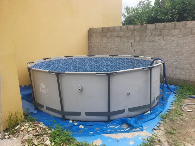 Vendo ou troco piscina 10mil litros troco por menor