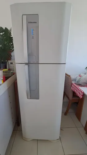 Geladeira Electrolux Frost Free DF42 - Gelando Muito Bem! R$ 800 (Aceito Propostas)