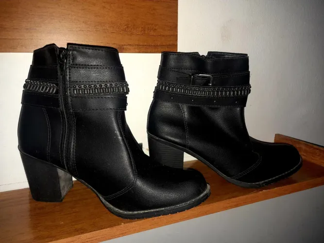 Bota feminina preta tam:38 semi nova estilo country