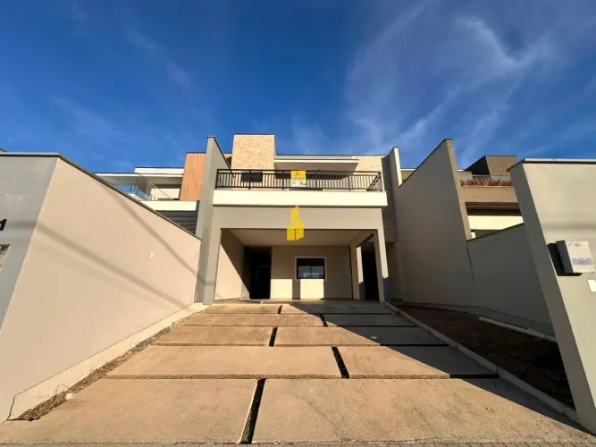 Sobrado alto padrão com piscina!