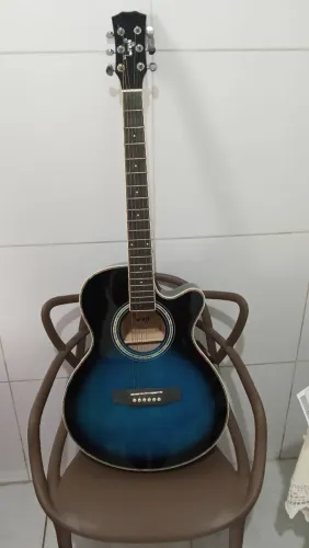 Vendo um lindo violão Tagima bravo original com afinador funcionando perfeitamente (novo)