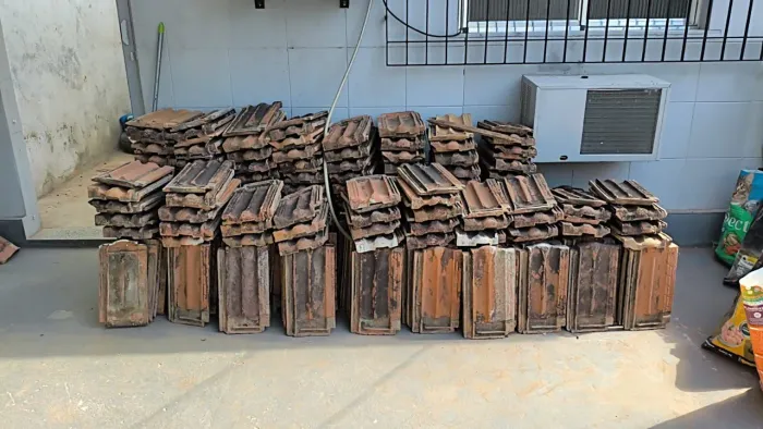 Telhas de cerâmica Francesa usada para retirar.600 unidades em bom estado de uso