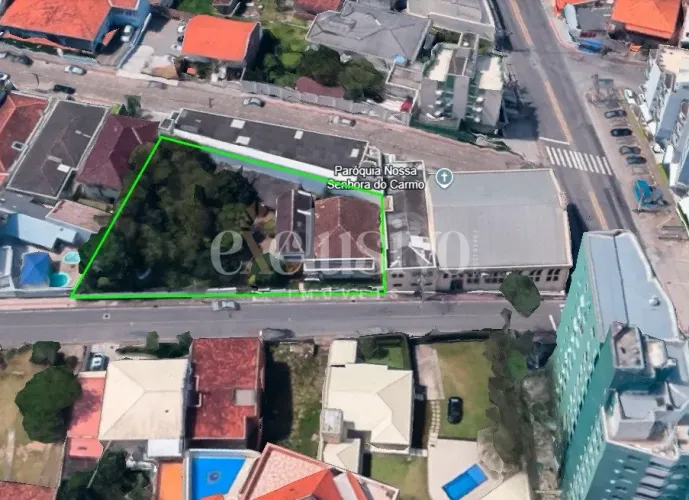 Terreno em Coqueiros com viabilidade para construção de prédio