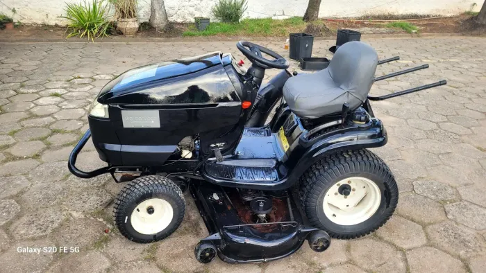 TRATOR CORTADOR DE GRAMA QUADRICICULO 