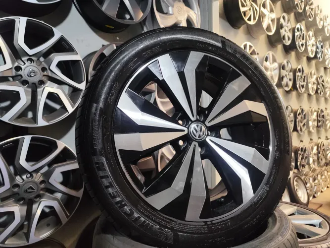 Rodas R17-" Originais VW 5x100+ Pneus 205/55 R17"- Aceito Cartão 