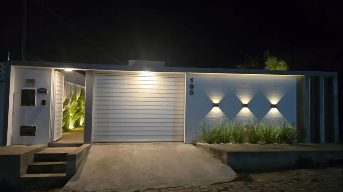 Casa Moderna c/ Energia Solar no Luar de Carmen Lêda