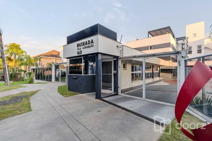 Imóvel na Guaíba com 3 dormitórios e 318.95m²
