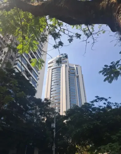 Apartamento para aluguel possui 157 metros quadrados