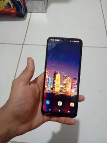 Vendo este celular moto e 7 rosa