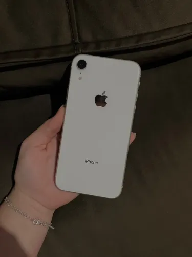 iPhone XR branco 128gb