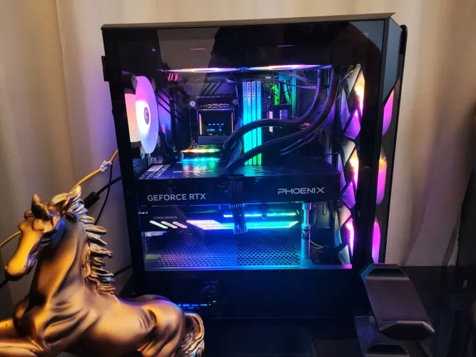 Pc gamer pra roda tudo em 4k barato vendedo motivo saindo do Brasil