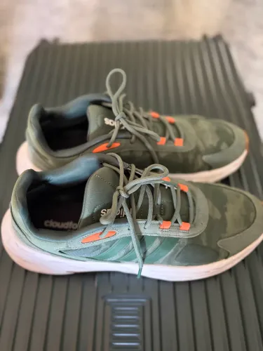 Tênis academia e casual Adidas